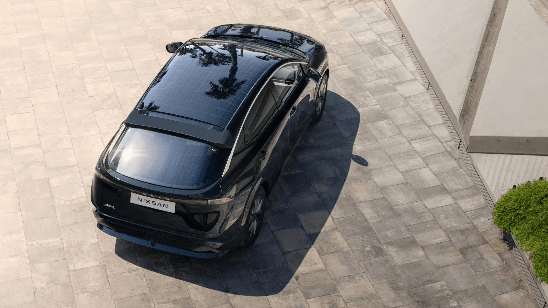 Nissan Ariya Solar 2026: 23 km Gratis-Reichweite pro Tag