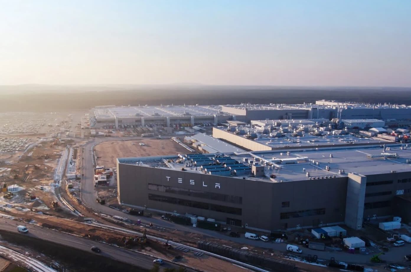 Tesla Grünheide: Elon Musk droht mit Ausbau-Stopp vor Betriebsratswahl