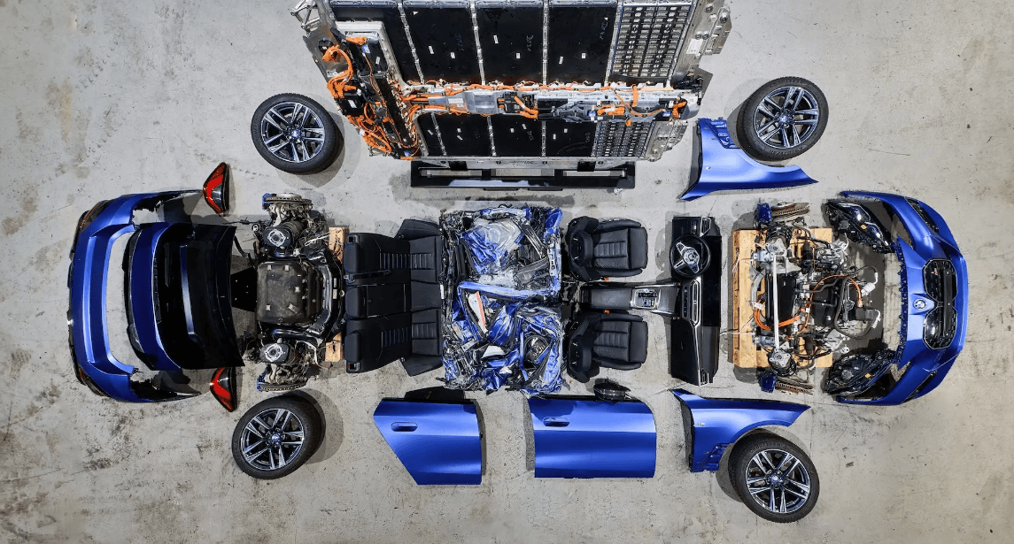 BMW i3 vs. Mercedes C-Klasse EQ: Elektro-Duell der Giganten