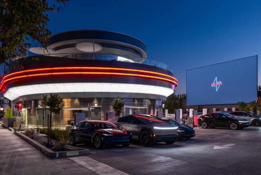Tesla Diner Expansion: Elon Musk bestätigt weitere Standorte