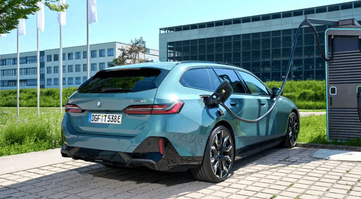 BMW & MINI: Plug & Charge jetzt auch ohne Ladevertrag möglich