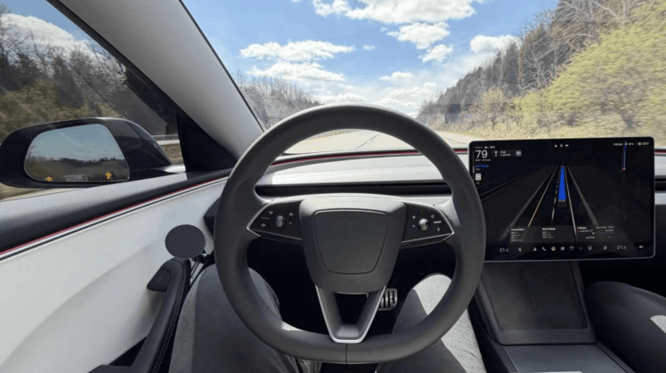 Tesla FSD v15: Bestätigt für Hardware 4 – Release-Zeitplan & 10B-Modell