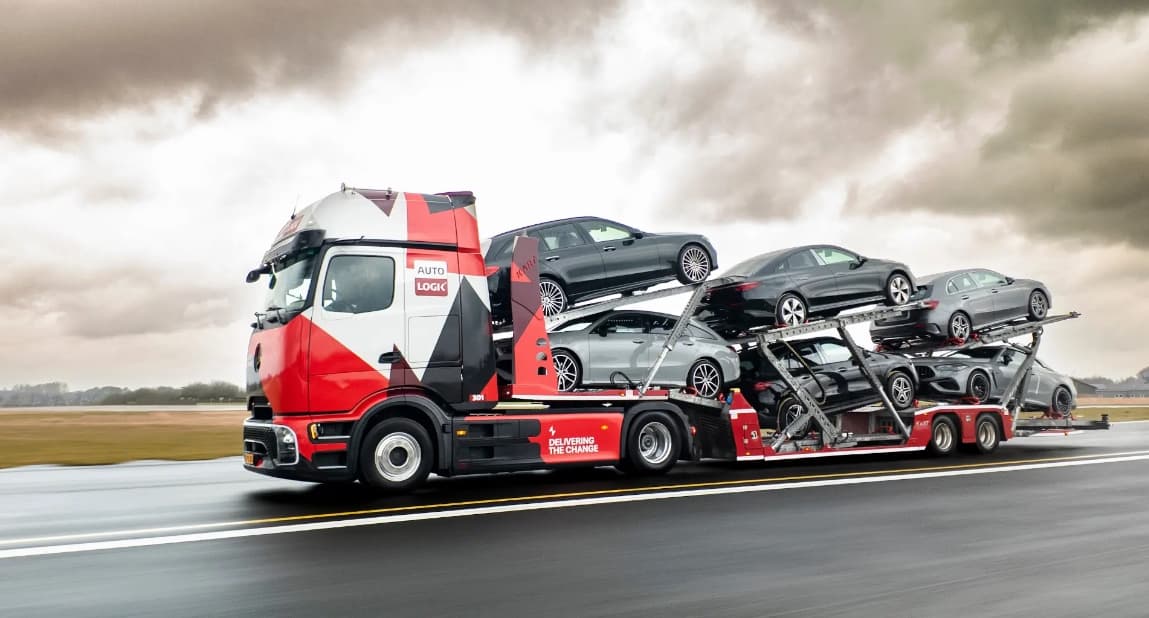 Mercedes-Benz eActros 600: Erster vollelektrischer Autotransporter im Einsatz