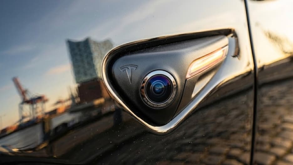 Tesla FSD in Europa: Massenklage von HW3-Besitzern droht