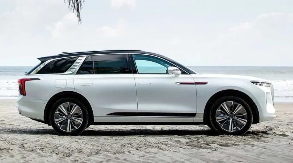 Hongqi: Chinesische Luxusmarke prüft Stellantis-Werk in Spanien für Europa-Start