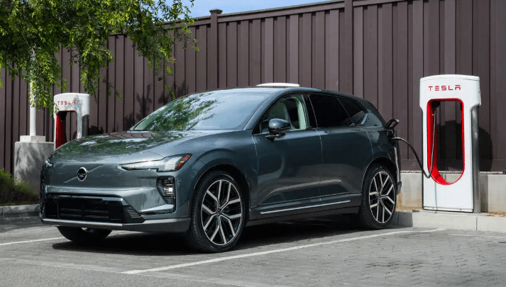 Volvo schaltet 20.000 Tesla-Supercharger frei