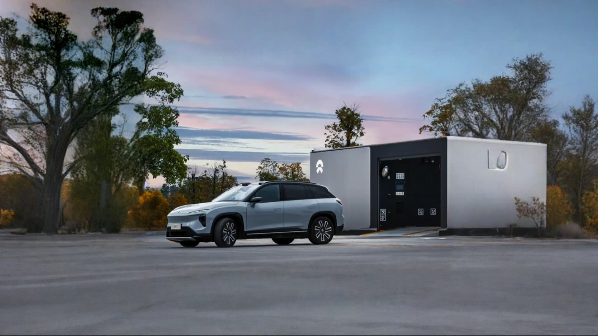 Nio feiert 100 Mio. Batteriewechsel & plant 1.000 neue PSS