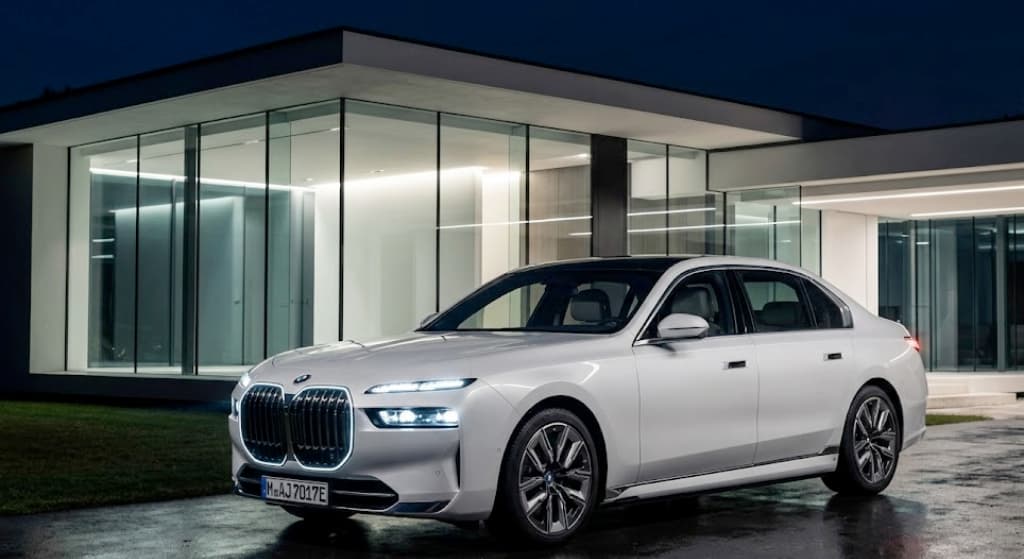 BMW i7 eDrive50: Luxus-Stromer mit 34.000 € Rabatt ergattern