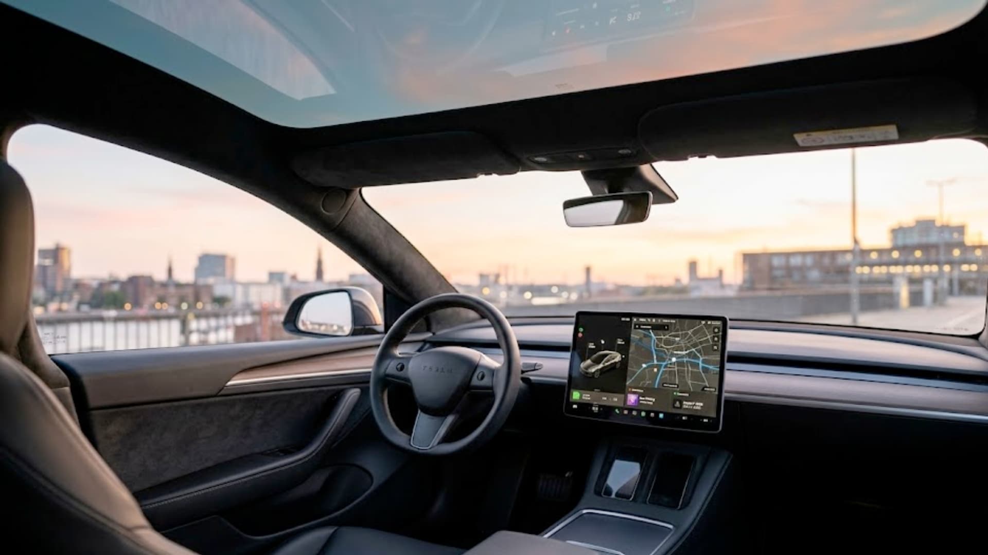 Tesla Model Y Update: Schwarzer Dachhimmel & 16" Screen nun Standard