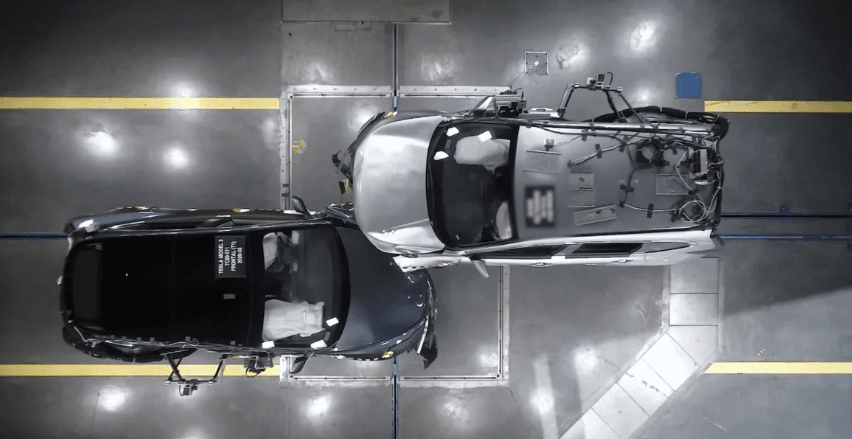 Tesla Vision: Airbags lösen vor dem Aufprall aus