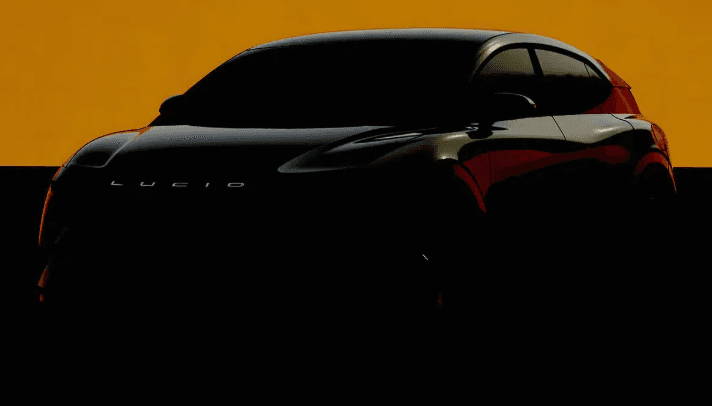 Lucid Cosmos: Erlkönig attackiert das Tesla Model Y