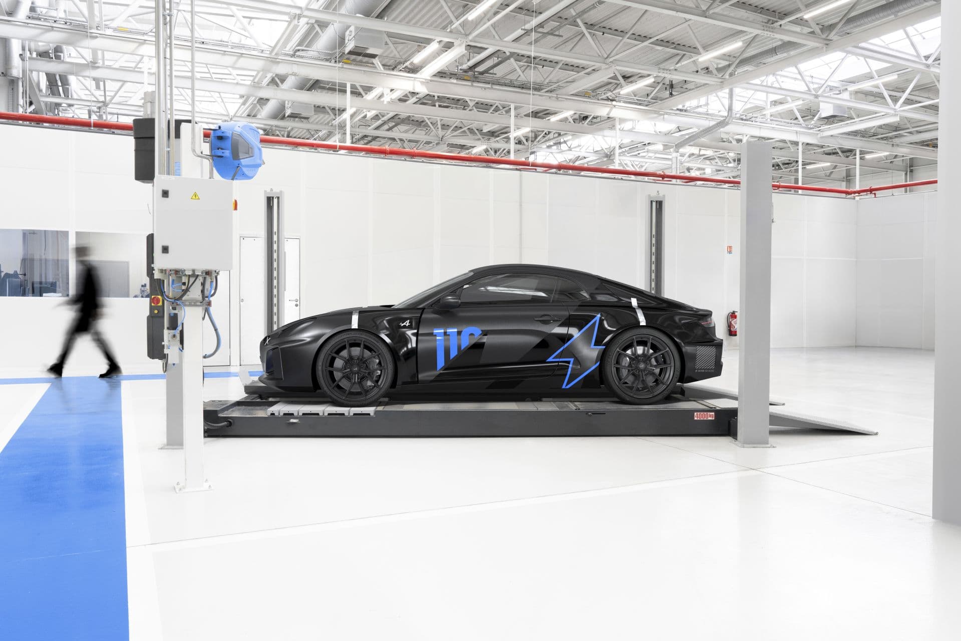 Alpine A110 Future: Elektro-Erlkönig zeigt 800V-Sportwagen