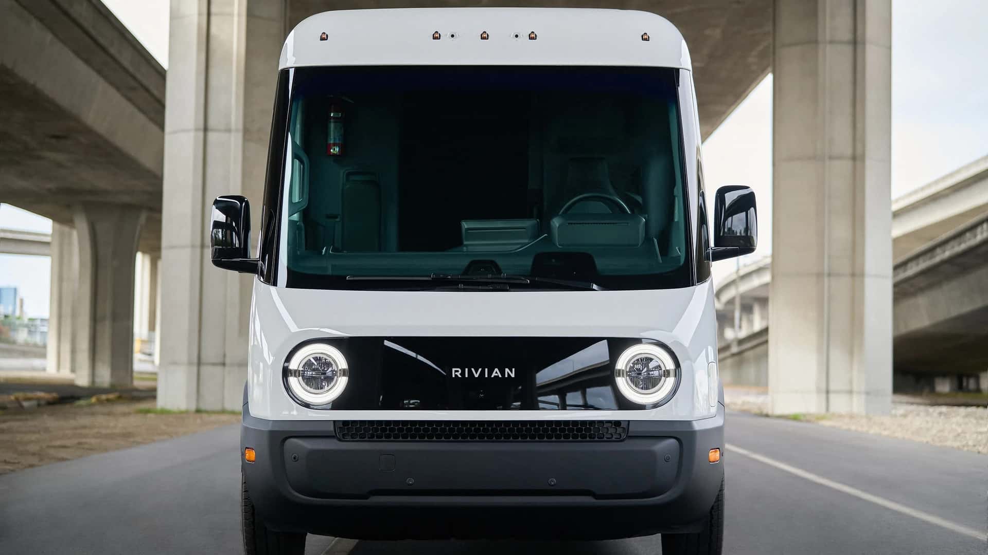Rivian dominiert den E-Transporter-Markt in den USA: 4.003 Vans im Q2, Konkurrenz weit abgeschlagen