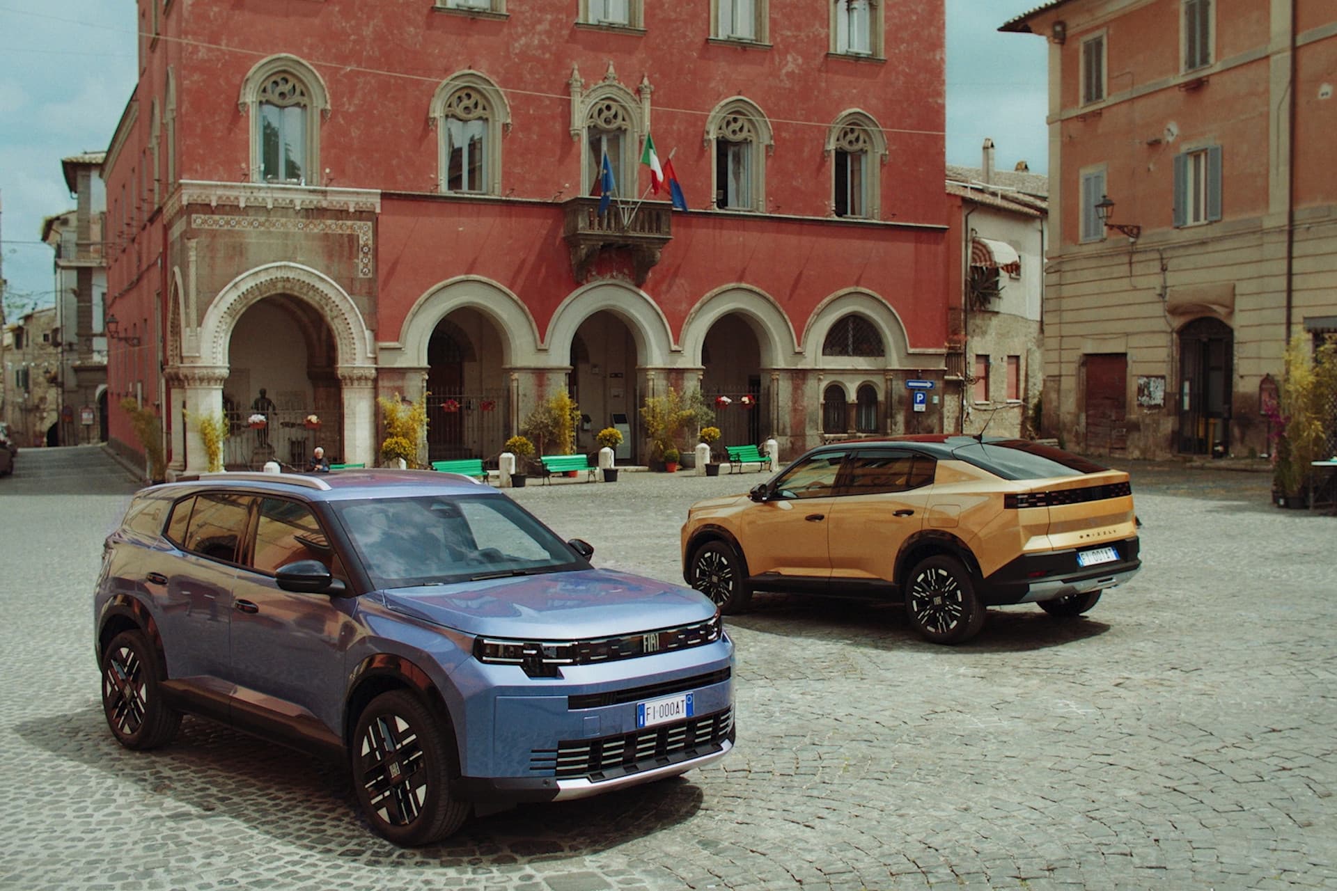Fiat Grizzly und Grizzly Fastback: Neue Familien-SUVs erstmals (fast) ohne Tarnung gezeigt