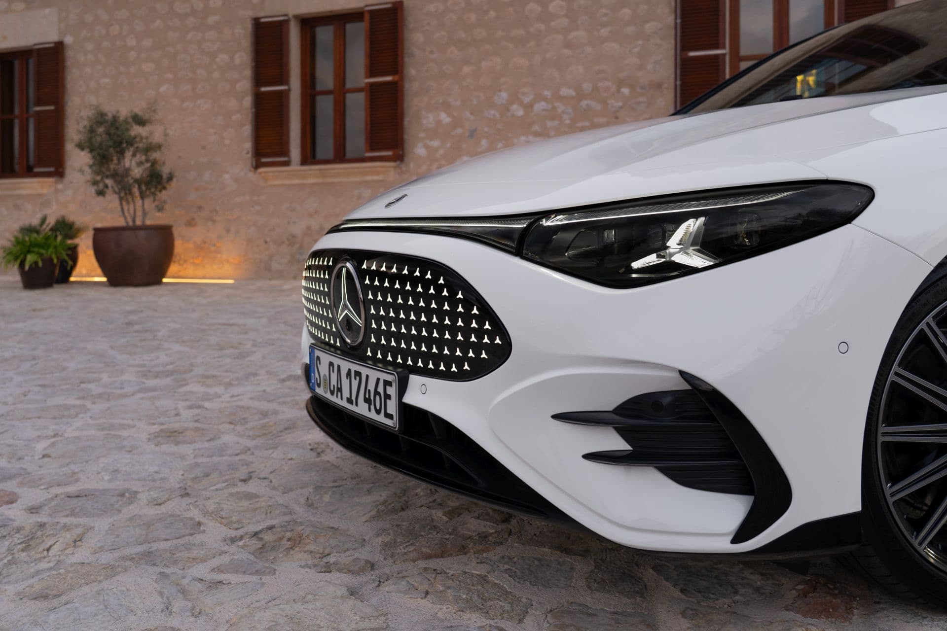 Mercedes steigert E-Auto-Verkäufe im Q2 2026 um 50%, Europa legt noch stärker zu