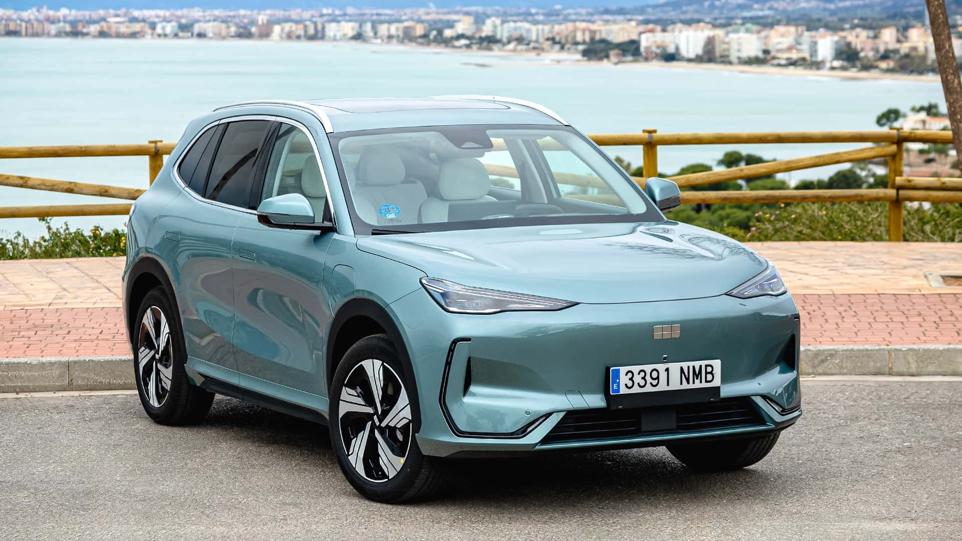 Geely E5 startet in Deutschland: Elektro-SUV ab 37.990 Euro, bis 475 km WLTP und V2L serienmäßig