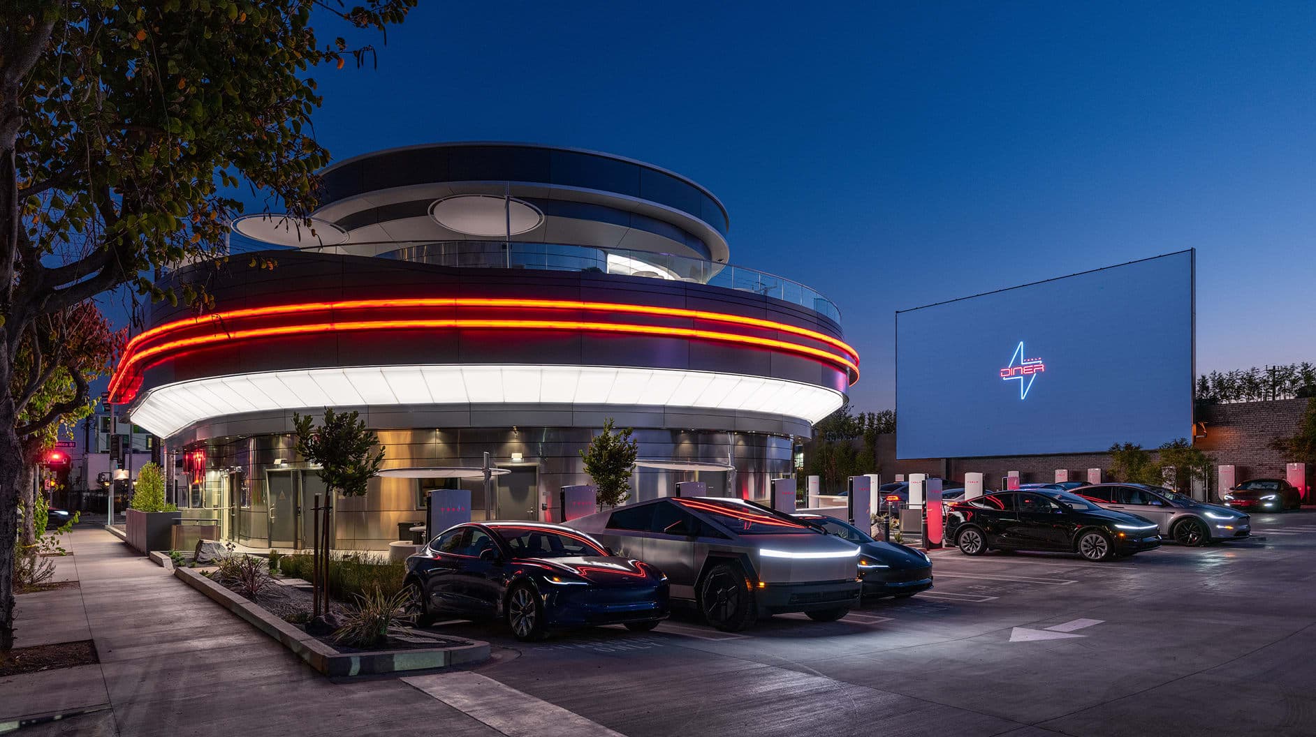 Tesla Diner in Los Angeles: Meistgenutzter Supercharger der Welt, 21,2 GWh in einem Jahr
