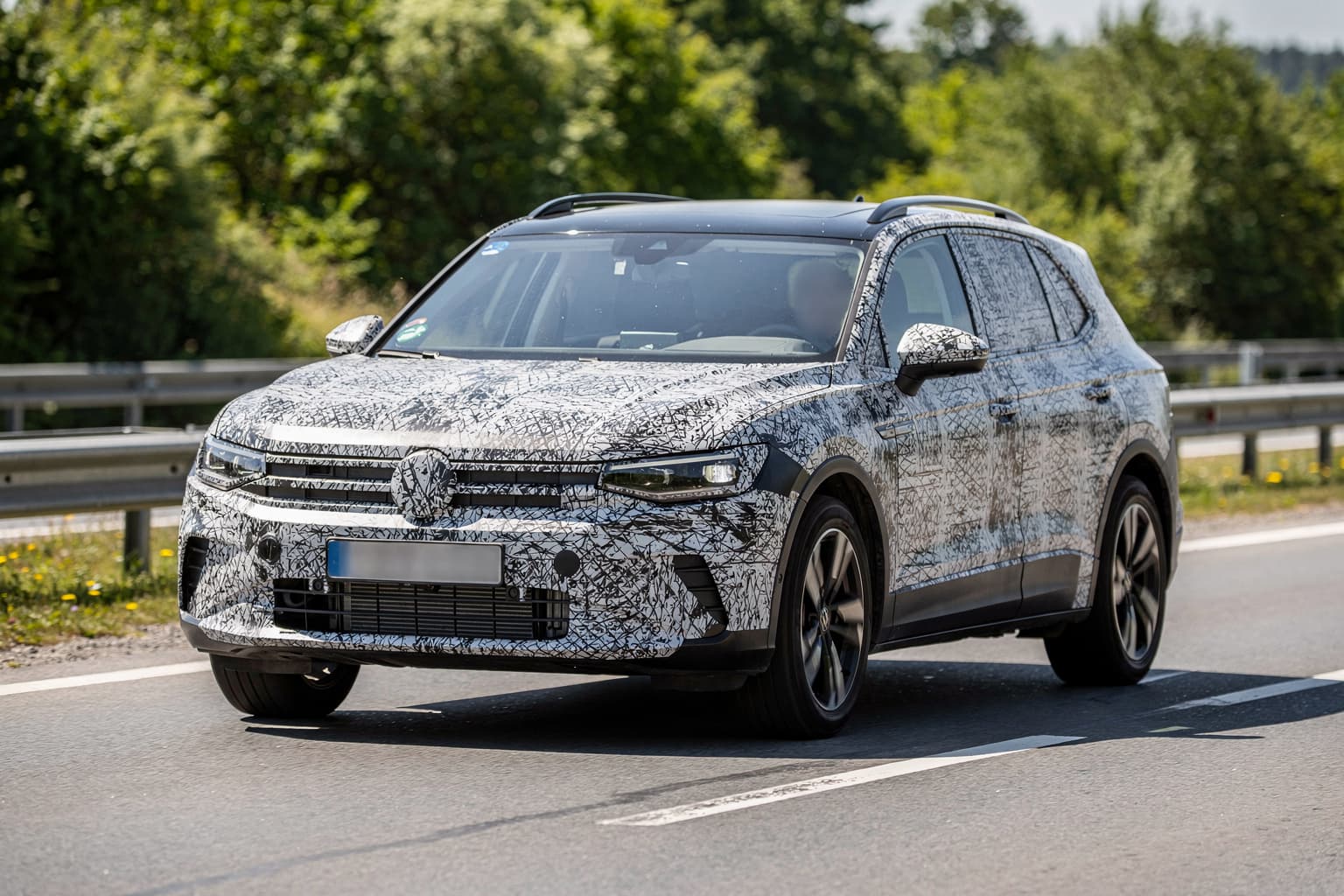 VW ID. Tiguan: Erlkönig zeigt neues Design & MEB+-Technik