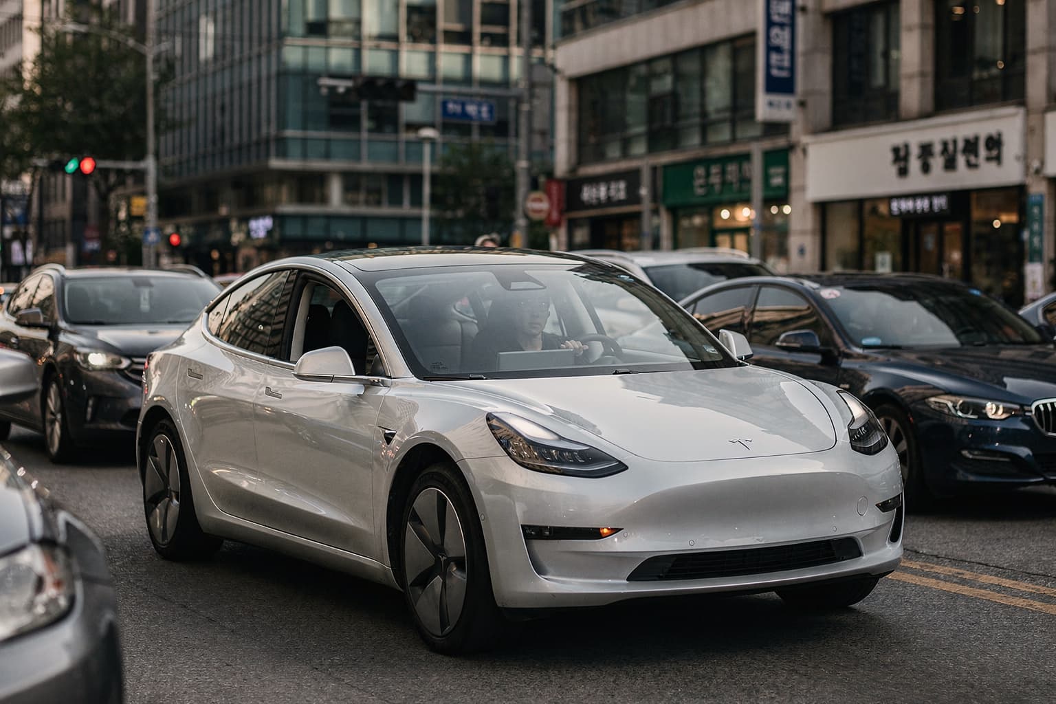 Tesla rollt FSD v14 Lite erstmals international aus, Start in Südkorea für HW3-Modelle