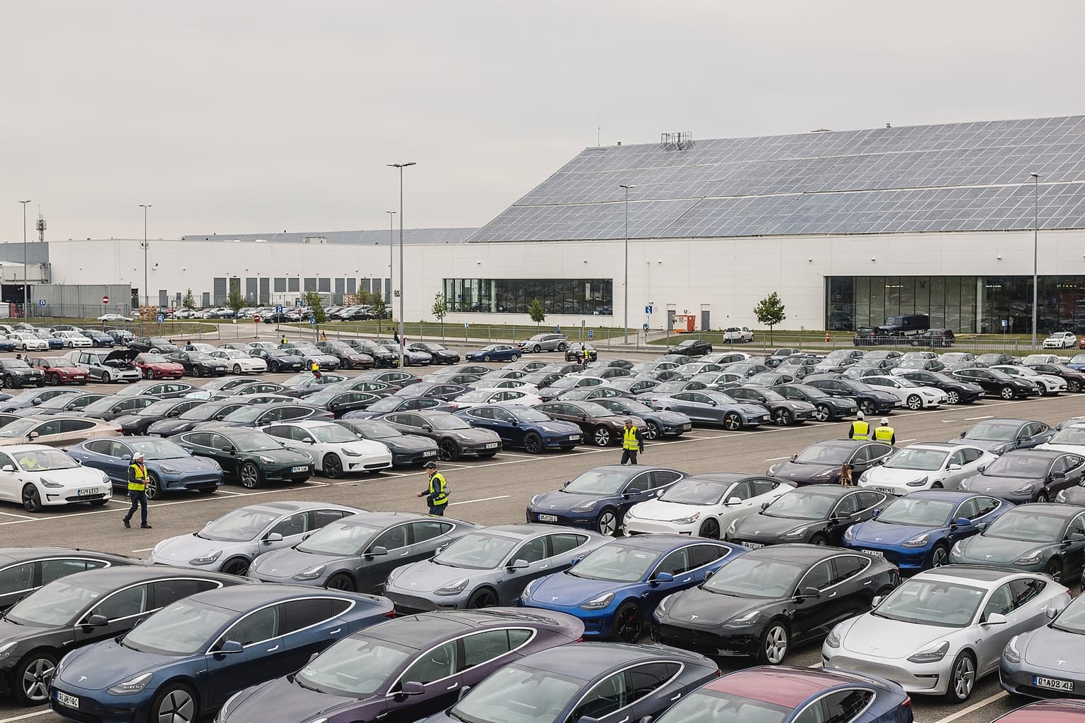 Tesla Impact Report 2025: 37 Mio. Tonnen CO2 vermieden, Recycling wächst und Berlin spart Wasser