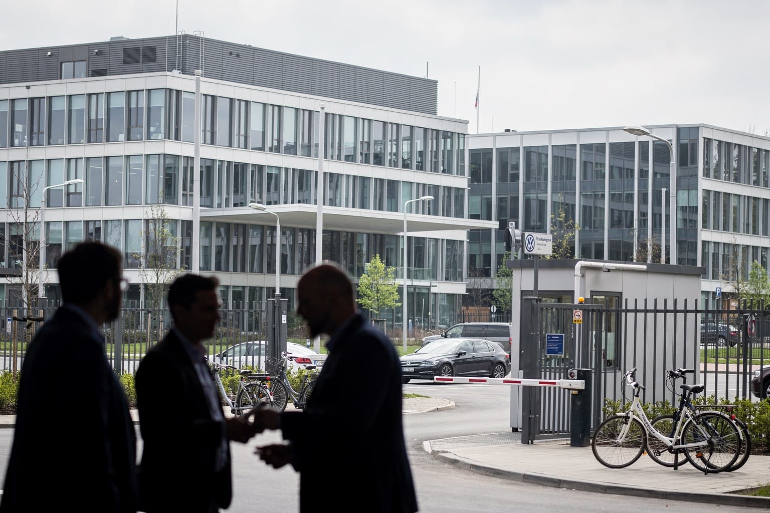 VW-Sparprogramm spitzt sich zu, Porsche SE hängt am Dividenden-Tropf