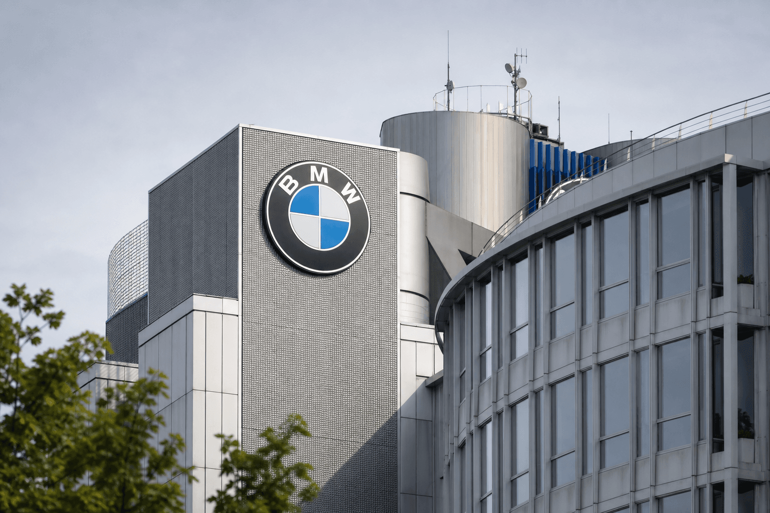 BMW baut 8.000 Bürojobs ab, Fokus liegt auf Deutschland